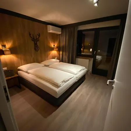 Dahoam By Sarina - Village Appartements Zell am See Buitenkant foto