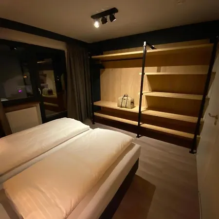 Dahoam By Sarina - Village Appartements Zell am See Buitenkant foto
